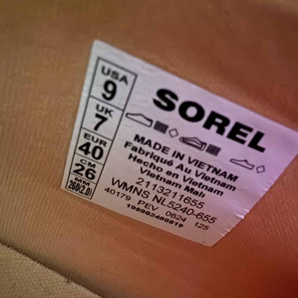 Sorrel Women's rain boots, pink and yellow, size 9 - Picture 7 of 7